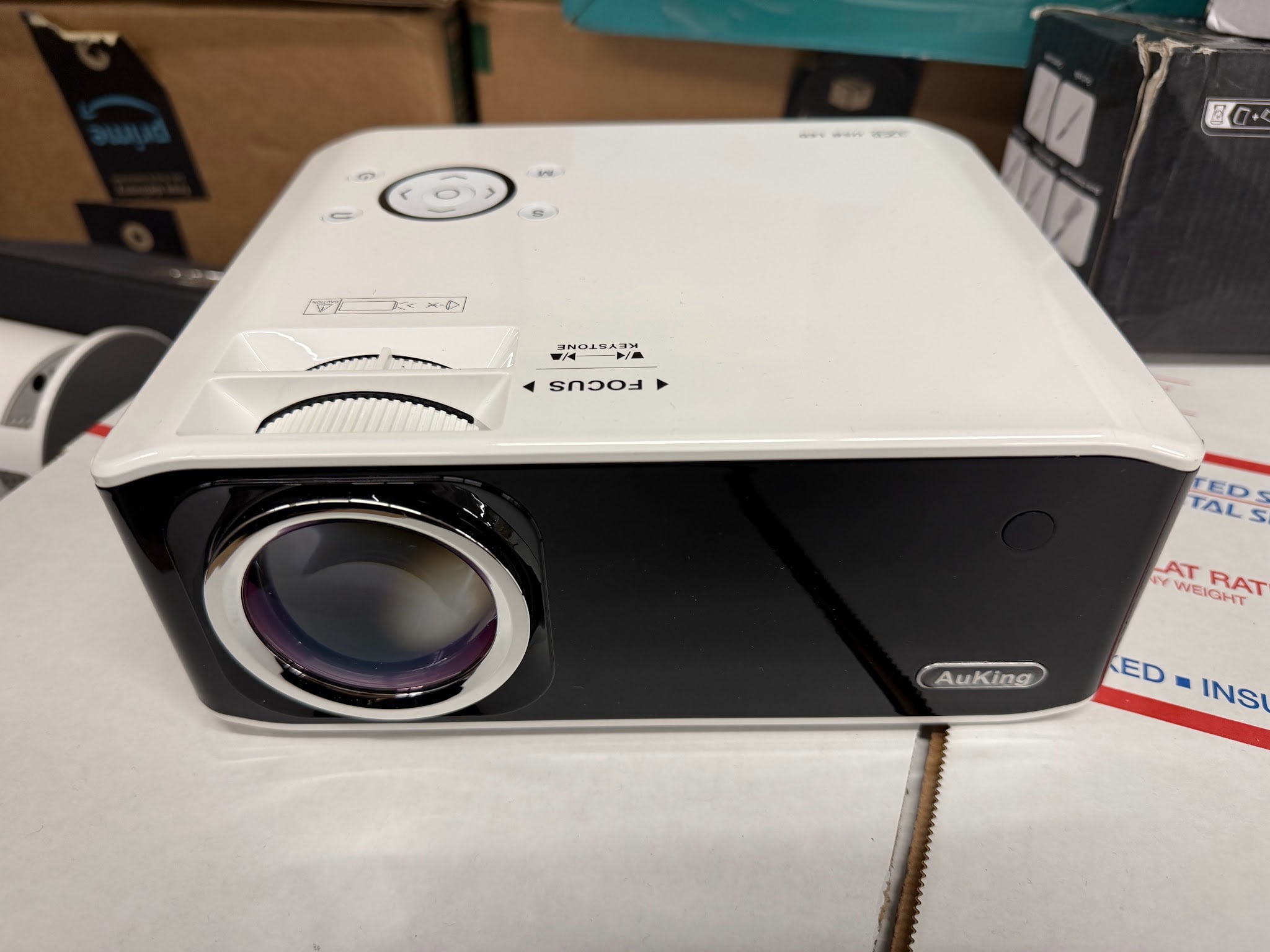 AuKing LCD Projector